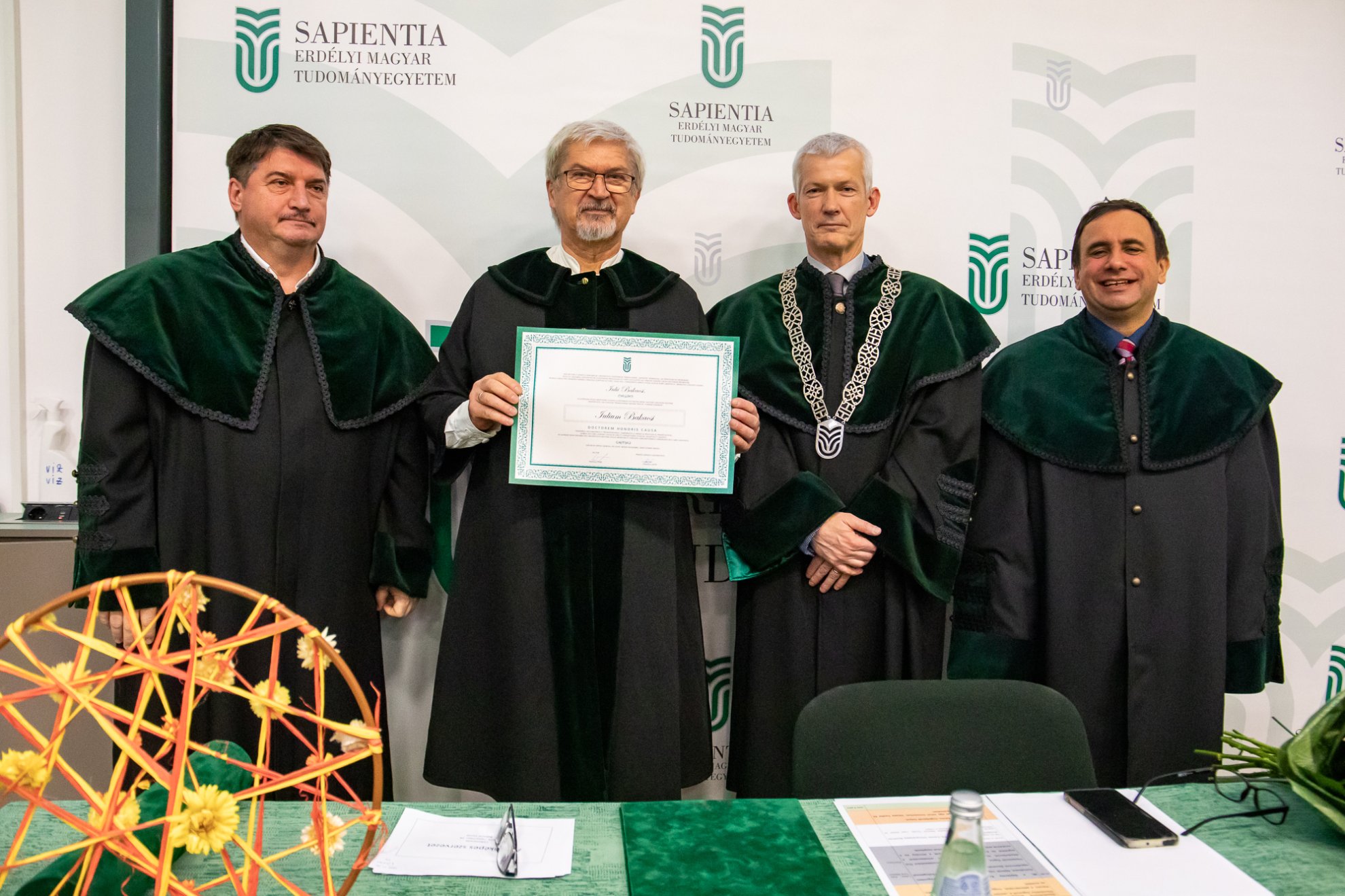 Díszdoktor lett a Sapientián Bakacsi Gyula, a vezetéstudomány meghatározó alakja 