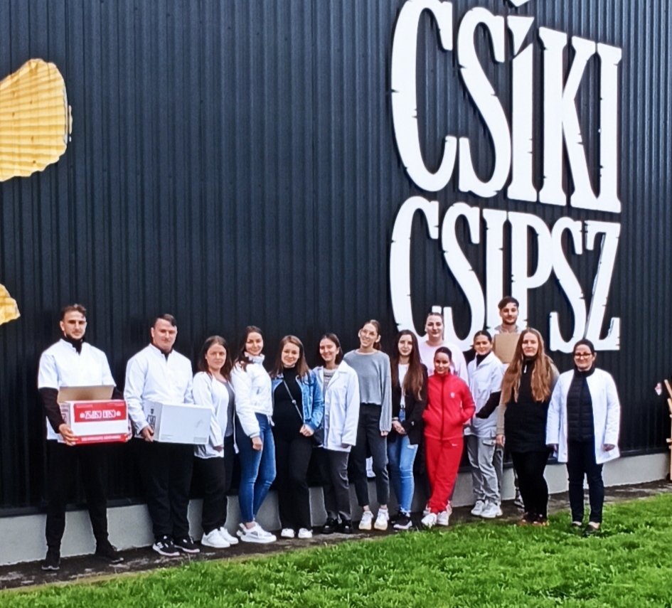 Chips és karrier: volt sapientiások vezették körbe a jelenlegi hallgatókat