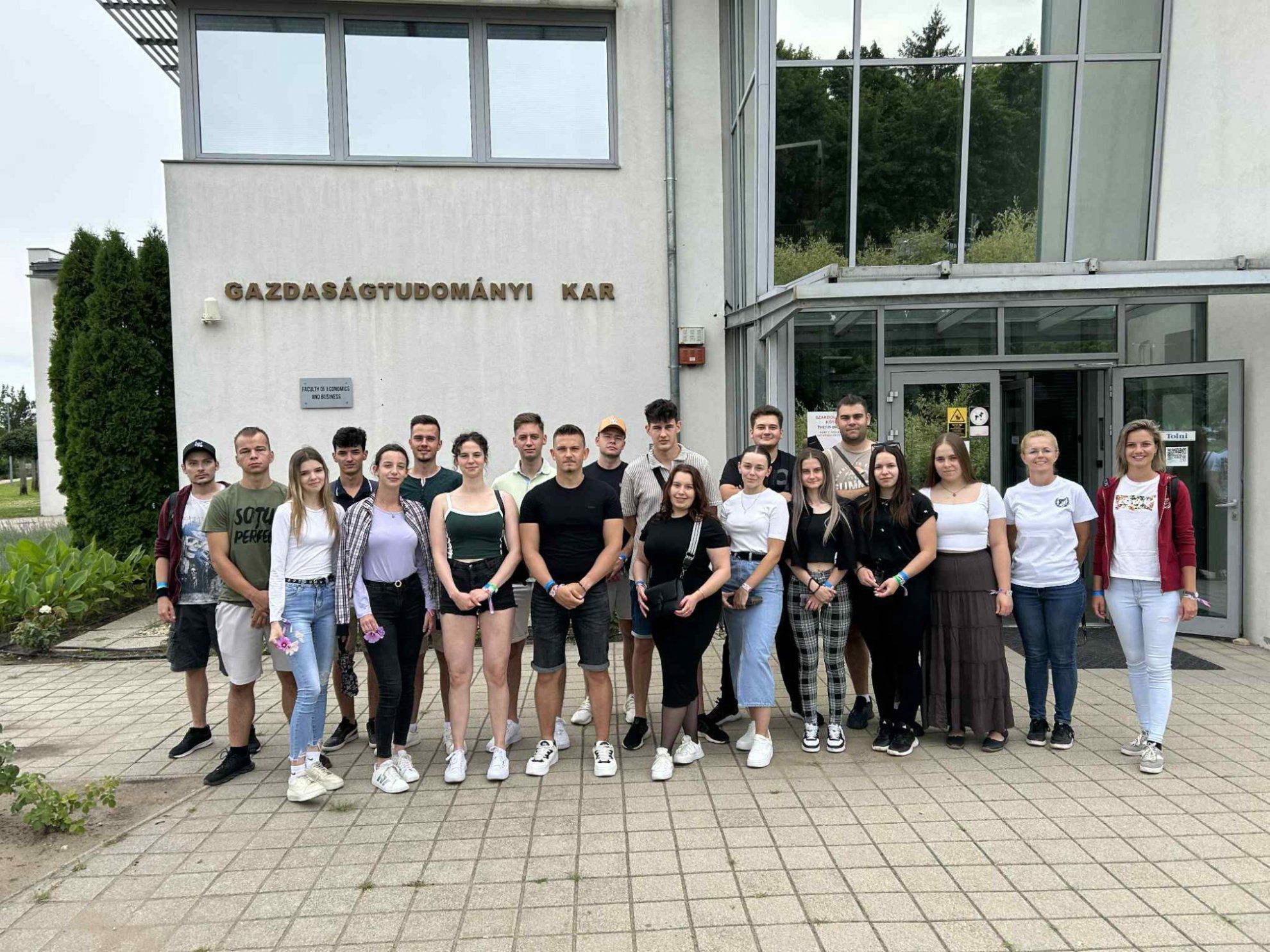 A gazdasági szakos hallgatók szakmai tanulmányúton vettek részt Debrecenben