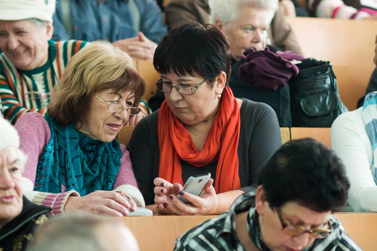 Tanévet nyitunk az Ezüst Akadémia Oktatási Programjainkon
