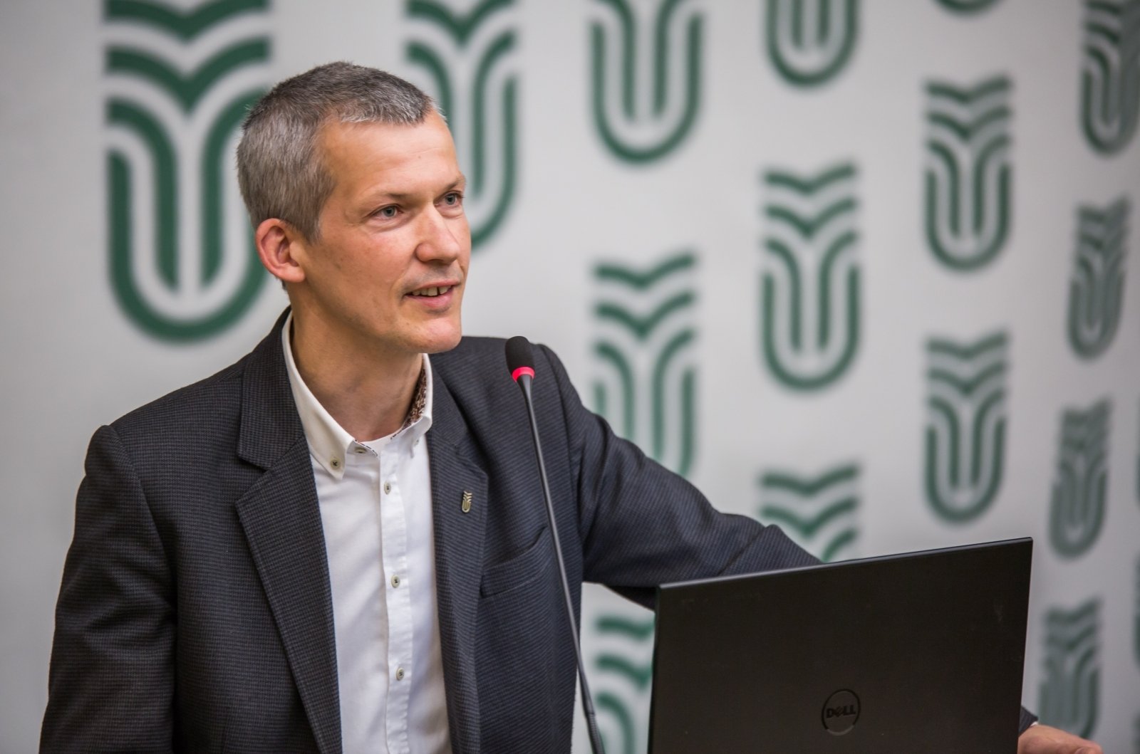 Ezüst Akadémia Sepsiszentgyörgy: dr. Tonk Márton: Világok harca? – a migráció emberjogi vonatkozásai