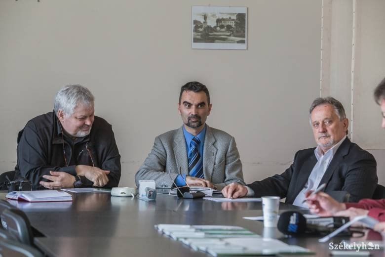 Ezüst Akadémia: dr. Kentelky Endre: Rózsa, a virágok királynője