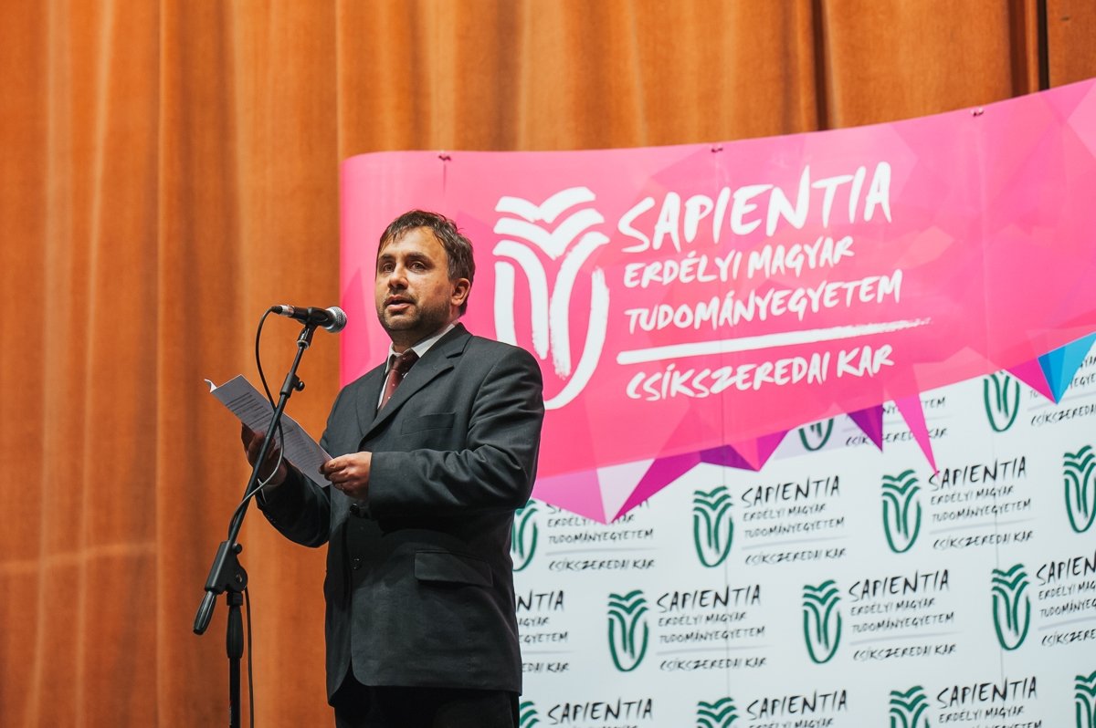 Ezüst Akadémia: dr. Pap Levente - Az asszonyi cicomáról - szépségápolás a római korban