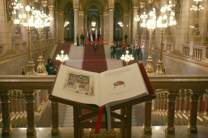 Jogállami kerekasztal beszélgetésre kerül sor