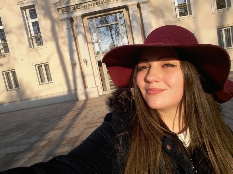 Vizi Rebeka, Kommunikáció és PR, II. év