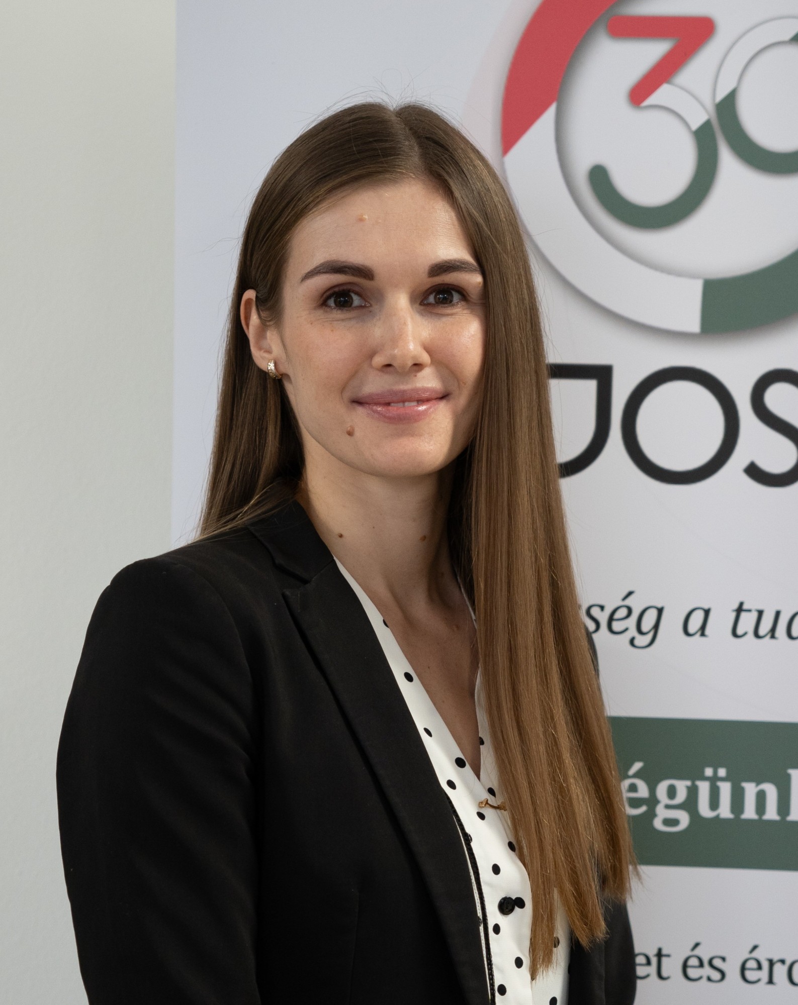  Bozóki Boglárka tartja a Roska Tamás Tudományos előadást